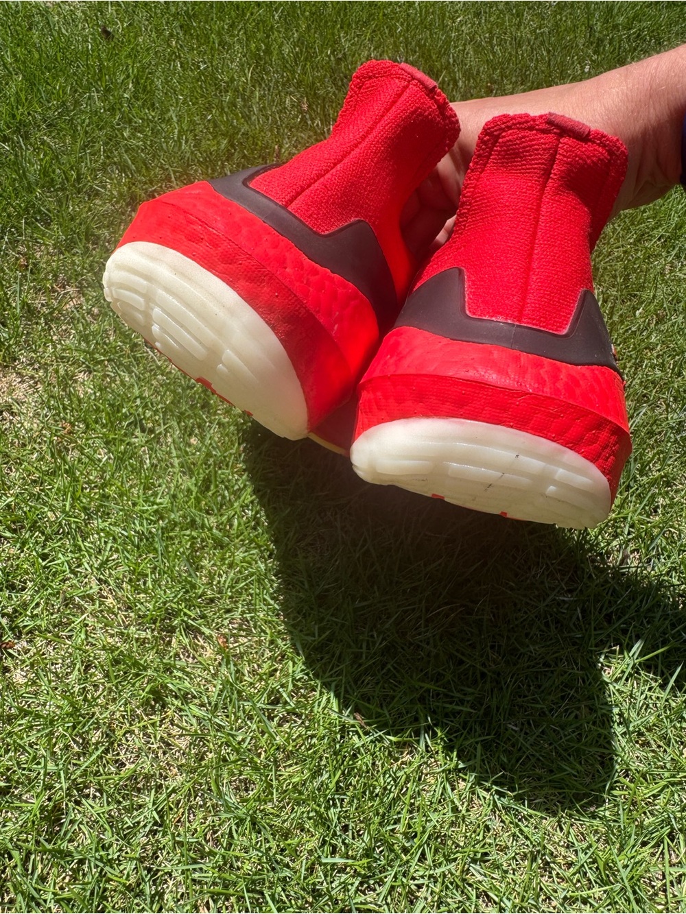 Like new 11.5 Ultraboost 21 Adidas running shoes vivid red - Picture 5 of 10